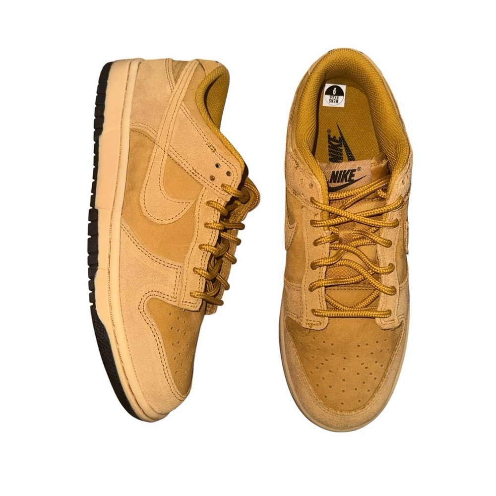 New Without Box Men's Nike Dunk Low Wheat Suede Size 9 Y2K Trendy